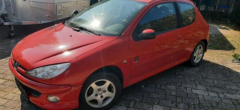 Rot Gebraucht 2008 Peugeot 206 Kleinwagen | 550 € (Superpreis) - Bild 1/4