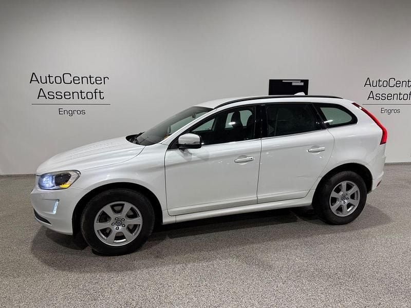 Weiß Gebraucht 2014 Volvo XC60 Momentum SUV | 7.900 € (Superpreis) - Bild 1/3