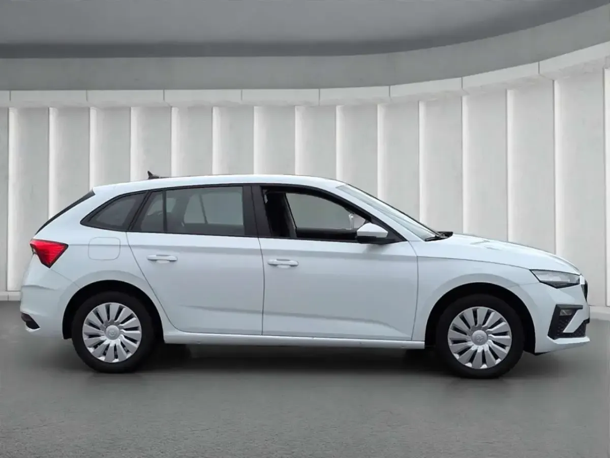 Gebraucht Skoda Scala Essence 116 PS (85 kW) 2025 Weiß Kleinwagen
