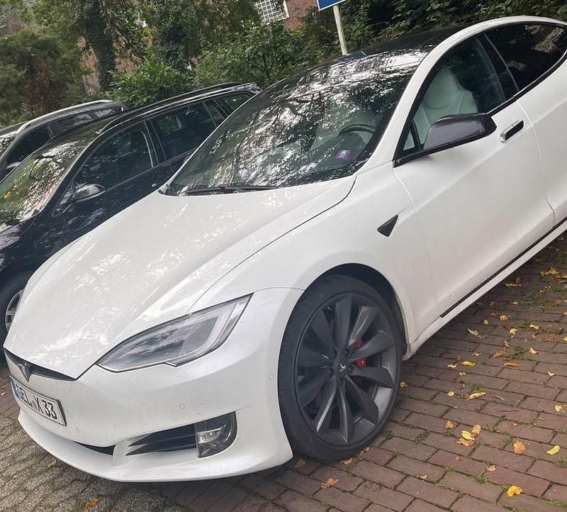 Second-hand Tesla Model S 395 kW (538 CP) 2017 Alb Hatchback