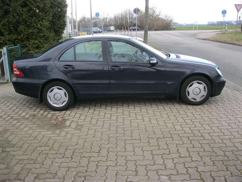 Gebraucht Mercedes C180 Classic 129 PS (94 kW) 2000 Blau Limousine
