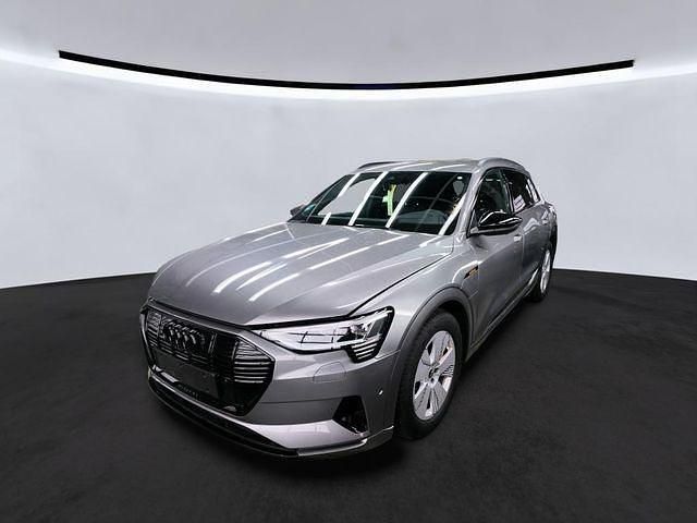 Gebraucht Audi e-tron Advanced Plus 300 kW (408 PS) 2022 Taifungrau metallic (metallic) SUV