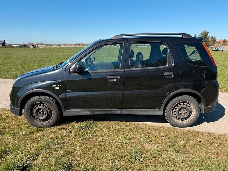 Second-hand Suzuki Ignis 94 CP (69 kW) 2006 Negru Hatchback