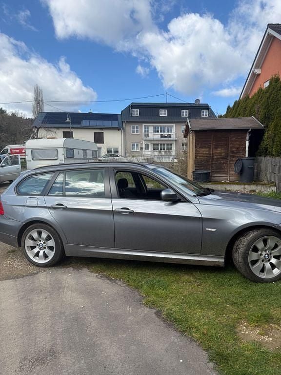 Gebraucht BMW 320 Exclusive 184 PS (135 kW) 2012 Grau Kombi