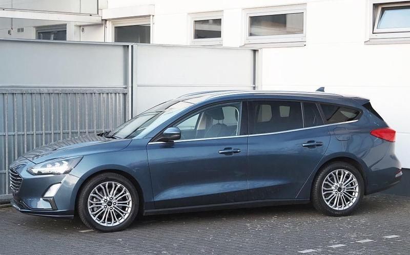 Gebraucht Ford Focus Titanium 150 PS (110 kW) 2020 Blau Limousine