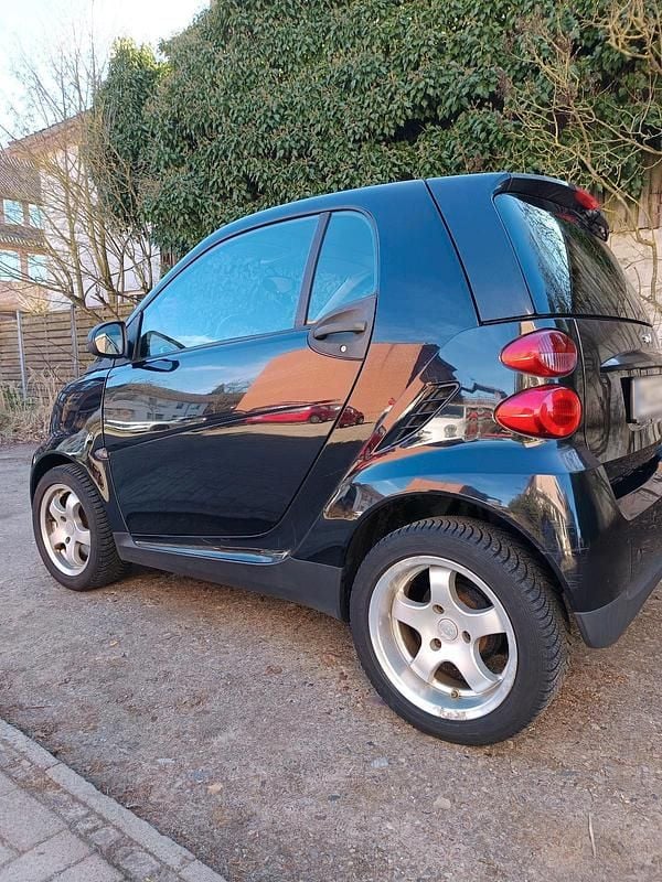 Gebraucht Smart ForTwo Coupé 61 PS (44 kW) 2011 Schwarz Coupé