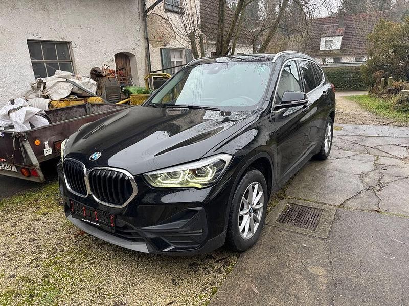 Schwarz Gebraucht 2020 BMW X1 SUV | 16.500 € (Fairer Preis) - Bild 1/4
