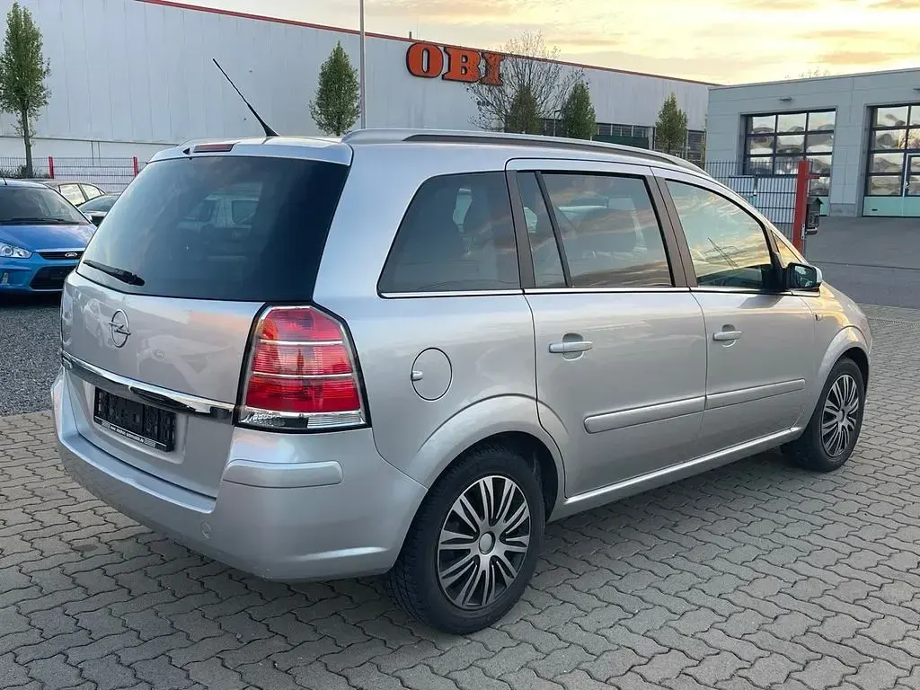 Gebraucht Opel Zafira Edition 105 PS (77 kW) 2005 Silber Van / Kleinbus