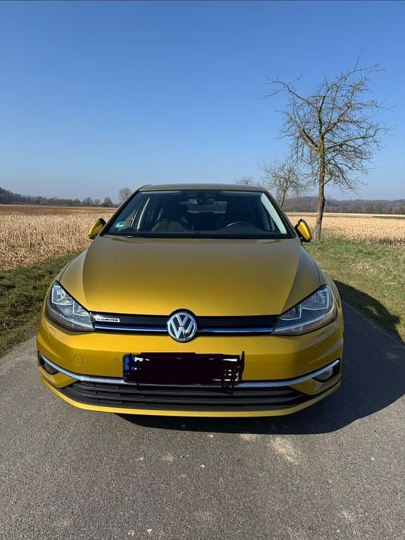 Gebraucht VW Golf VII Join 131 PS (96 kW) 2018 Gelb Limousine