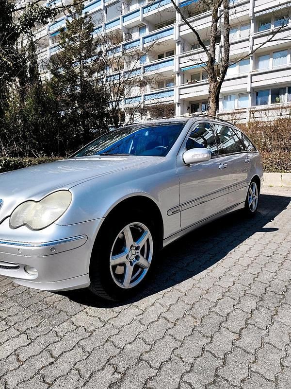 Gebraucht Mercedes C320 218 PS (160 kW) 2003 Grau Kombi