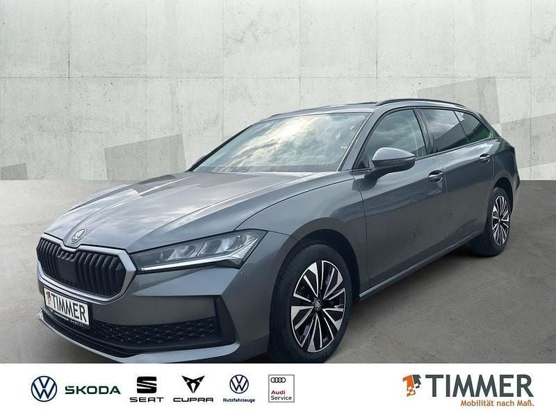 Grau Neu 2025 Skoda Superb Essence Kombi | 49.736 € - Bild 1/4