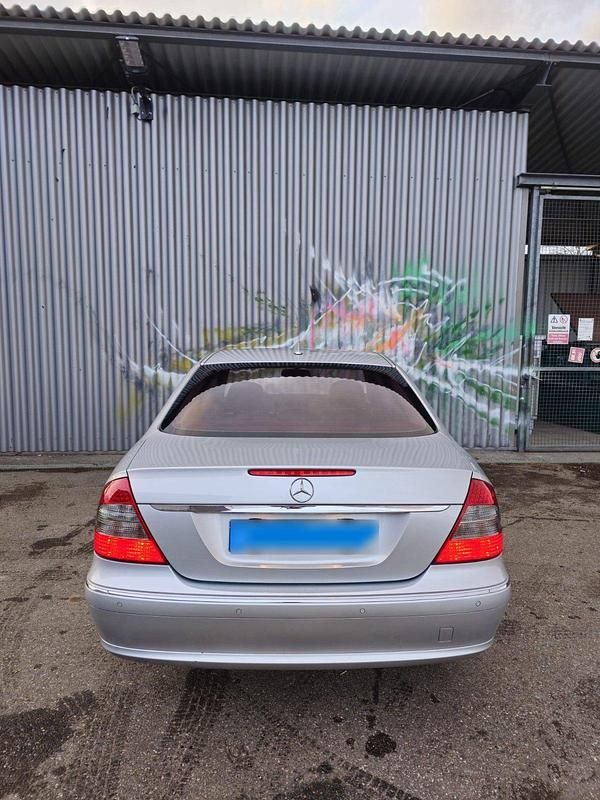 Gebraucht Mercedes E220 Avantgarde 170 PS (125 kW) 2007 Silber Limousine