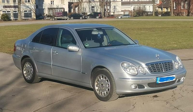 Gebraucht Mercedes E200 163 PS (119 kW) 2005 Silber Limousine