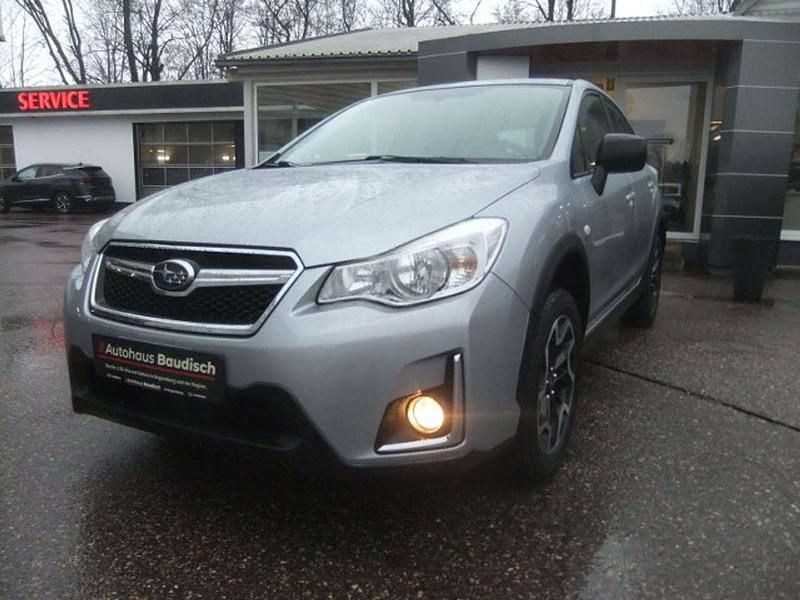 Gebraucht Subaru XV Trend 114 PS (83 kW) 2017 Ice silver metallic SUV