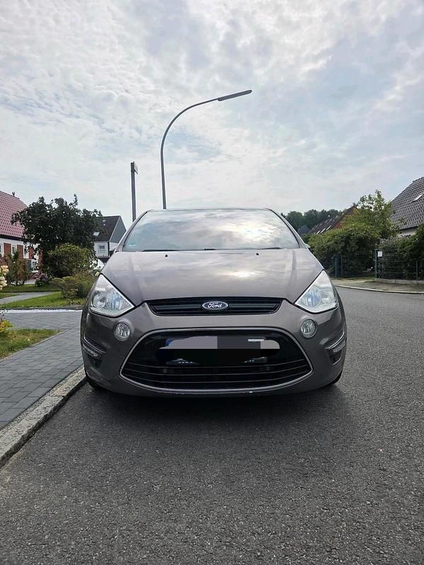 Andere farben Gebraucht 2014 Ford S-MAX S Van / Kleinbus | 6.500 € (Guter Preis) - Bild 1/4