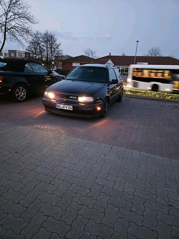 Gebraucht VW Golf III GTI 116 PS (85 kW) 1997 Schwarz Kleinwagen