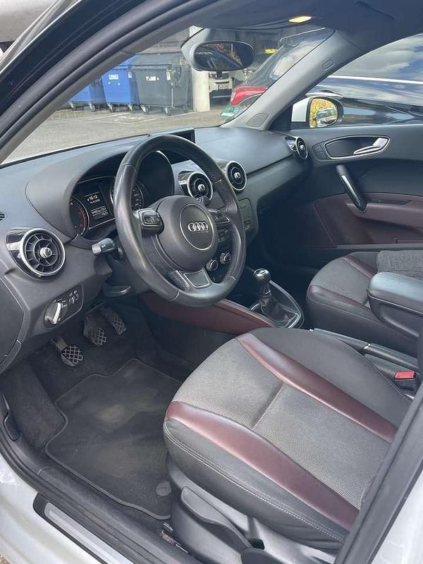 Gebraucht Audi A1 Sportback Ambition 105 PS (77 kW) 2014 Weiß Kleinwagen