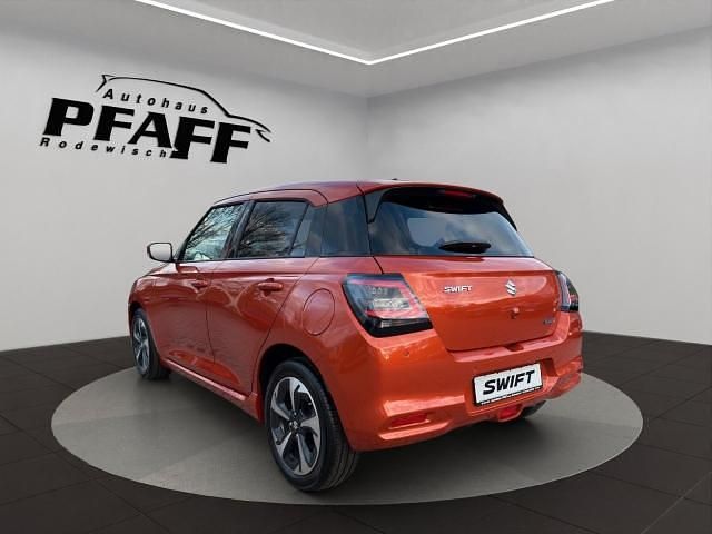 Neu Suzuki Swift Comfort+ 83 PS (61 kW) 2026 Orange Kleinwagen