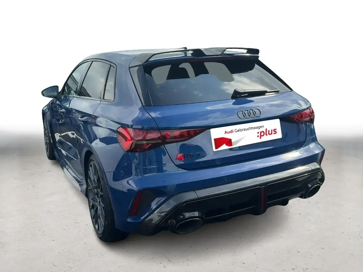 Gebraucht Audi RS3 Sportback Ambiente 400 PS (294 kW) 2025 Ascariblau metallic Kleinwagen