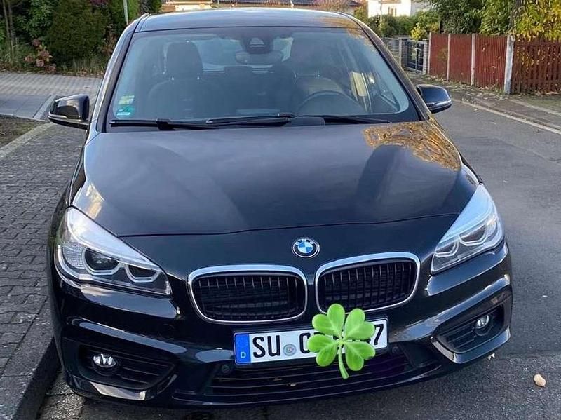 Schwarz Gebraucht 2015 BMW 218 Active Tourer Advantage Van / Kleinbus | 12.500 € (Etwas zu teuer) - Bild 1/4