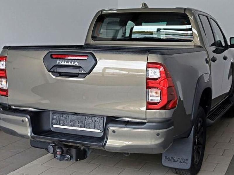 Gebraucht Toyota HiLux 204 PS (150 kW) 2024 Oxide bronze Abholung