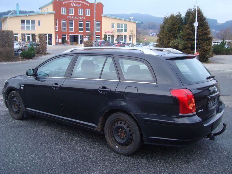 Gebraucht Toyota Avensis Sol 177 PS (130 kW) 2005 Schwarz Kombi