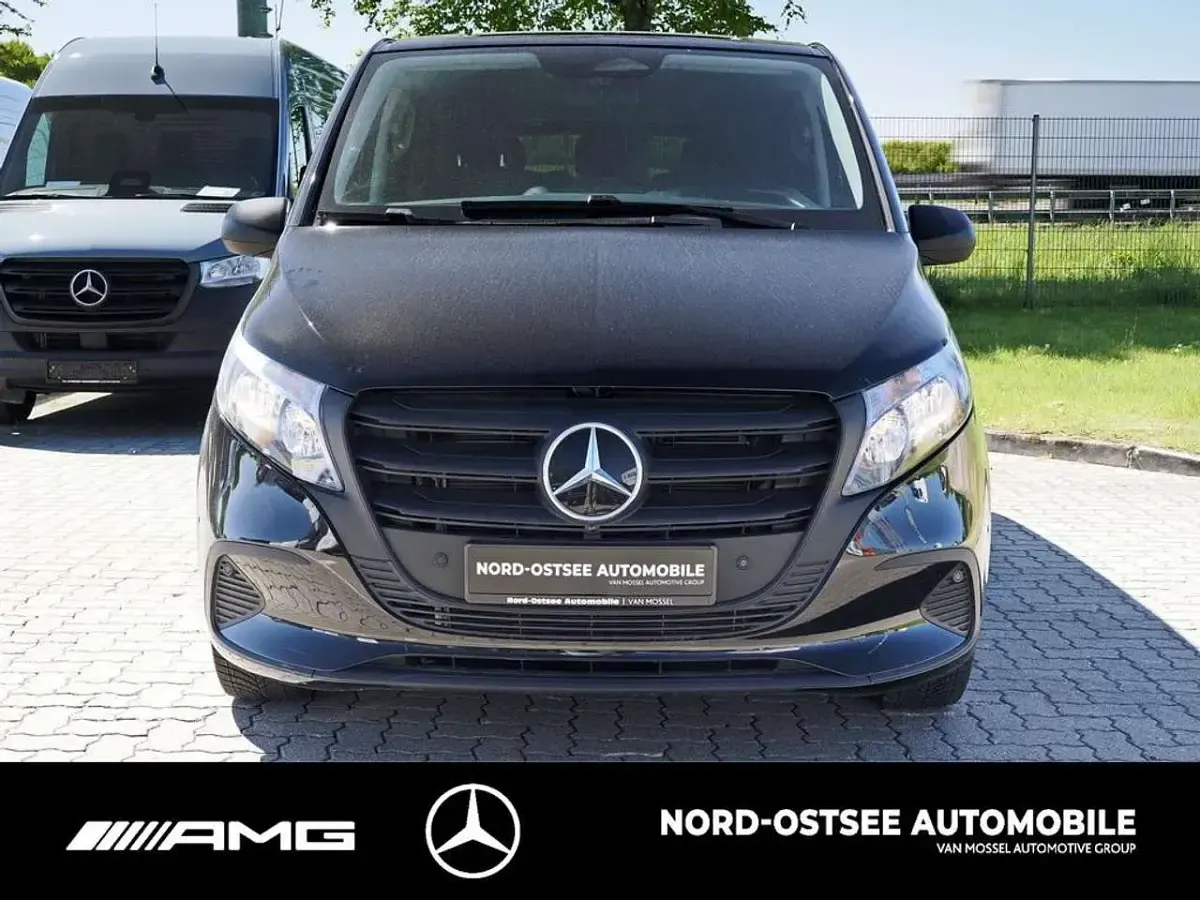 Gebraucht Mercedes Vito 163 PS (119 kW) 2025 Schwarz Van