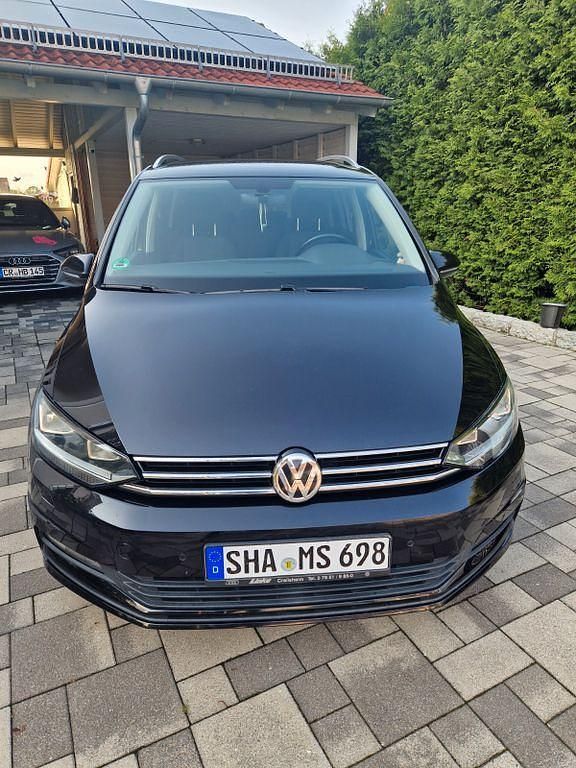 Schwarz Gebraucht 2015 VW Touran Goal Van / Kleinbus | 18.900 € (Fairer Preis) - Bild 1/4