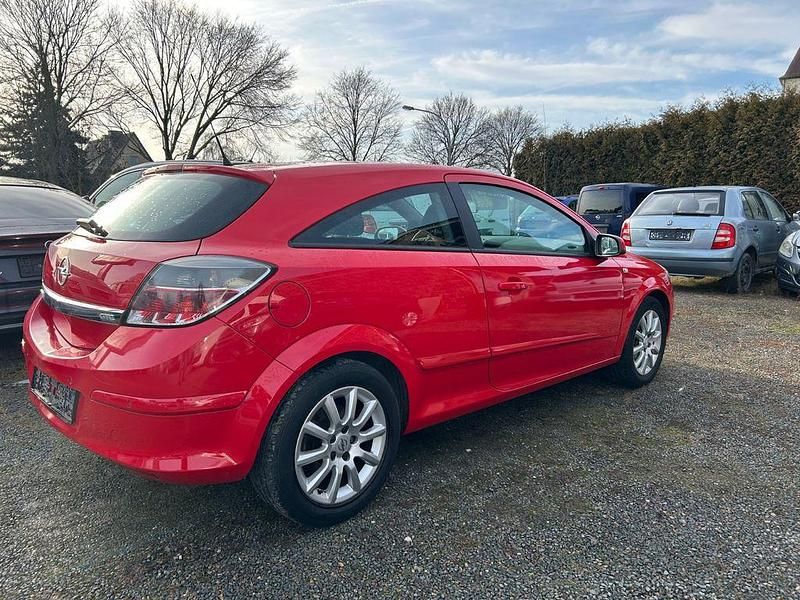 Gebraucht Opel Astra GTC Edition 90 PS (66 kW) 2008 Rot Coupé