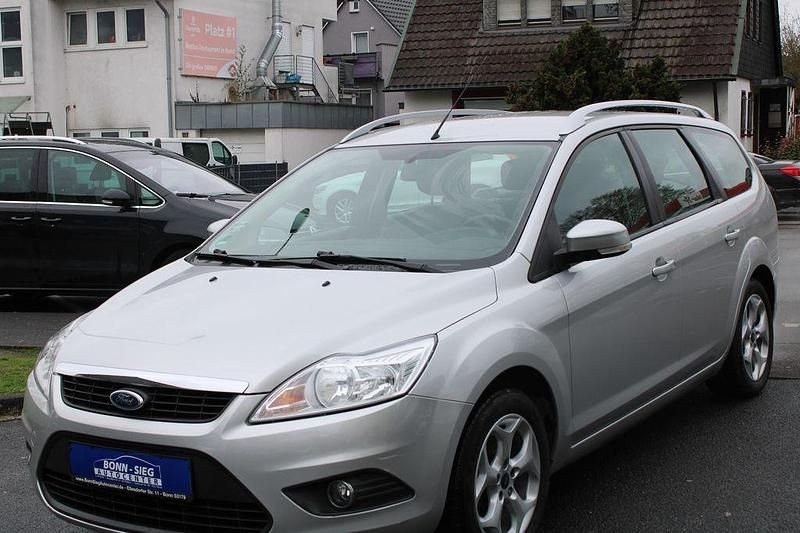 Gebraucht Ford Focus Style 101 PS (74 kW) 2011 Silber Limousine
