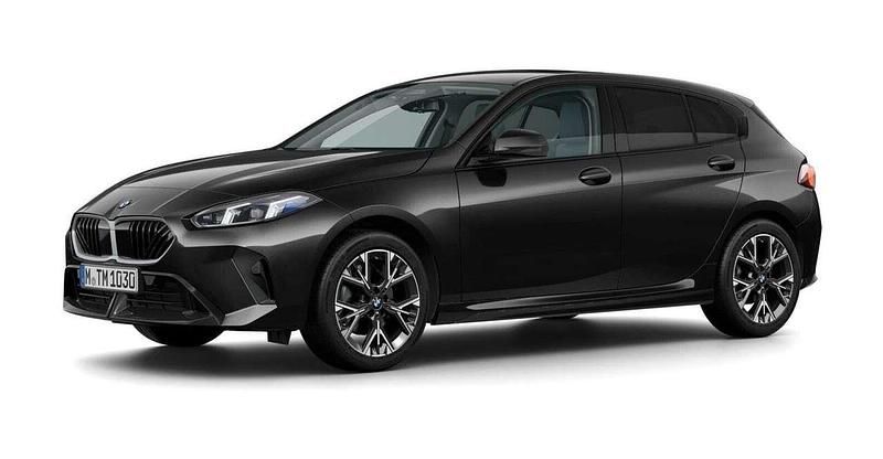 Black sapphire Neu 2025 BMW 118 Efficient Dynamics Kleinwagen | 36.940 € (Fairer Preis) - Bild 1/4