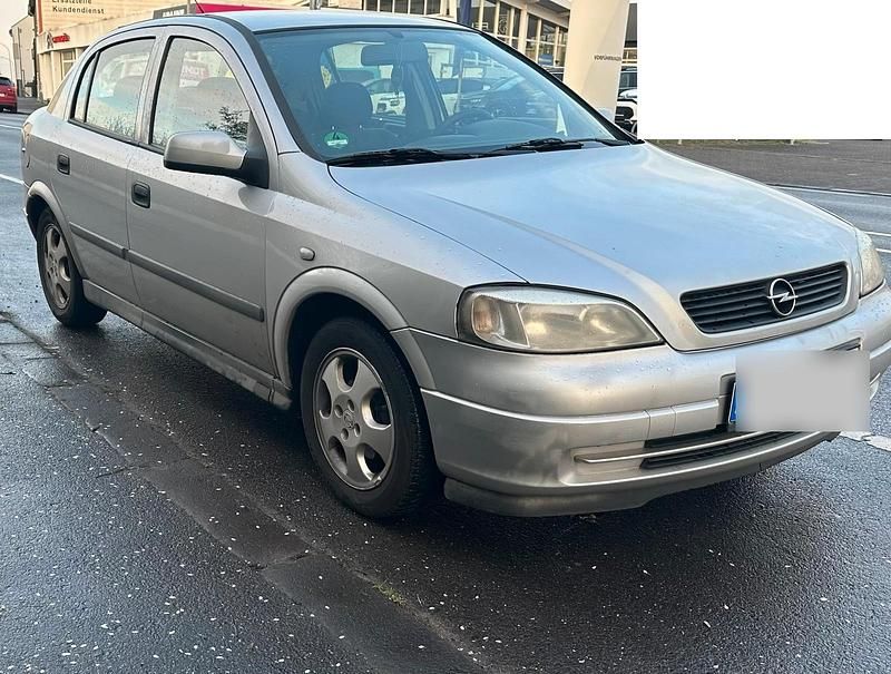 Gebraucht Opel Astra 75 PS (55 kW) 1998 Silber Limousine