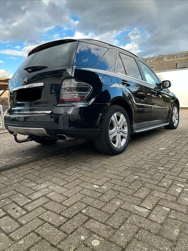 Gebraucht Mercedes ML280 190 PS (139 kW) 2007 Schwarz SUV