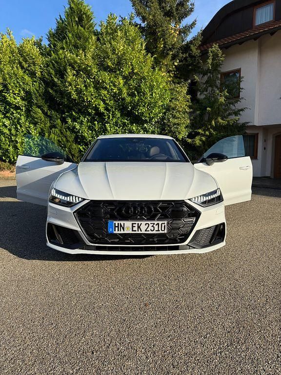 Weiß Gebraucht 2024 Audi A7 Ambiente Kleinwagen | 59.900 € (Teuer) - Bild 1/4