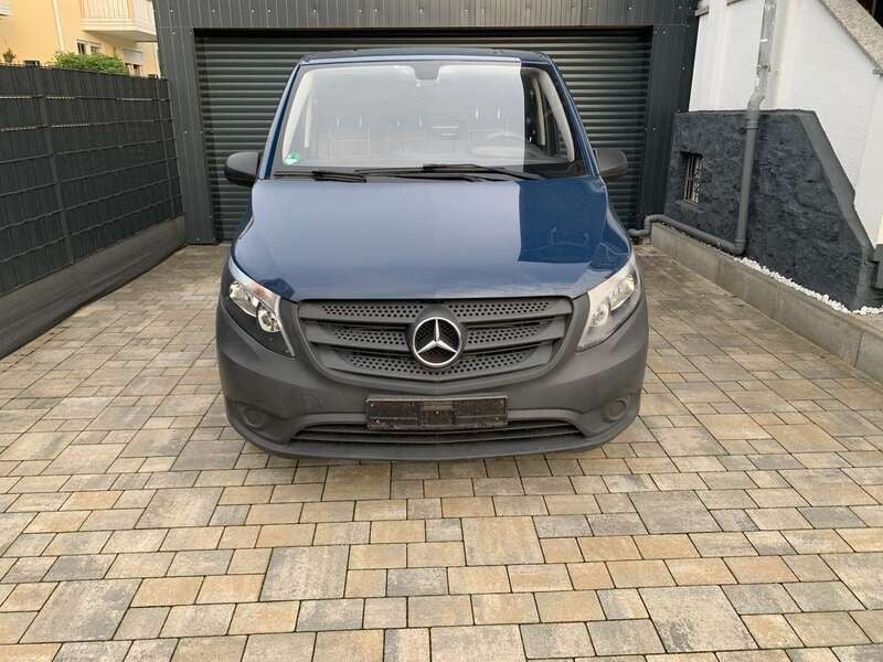 Blau Gebraucht 2016 Mercedes Vito Van / Kleinbus | 11.999 € (Superpreis) - Bild 1/4