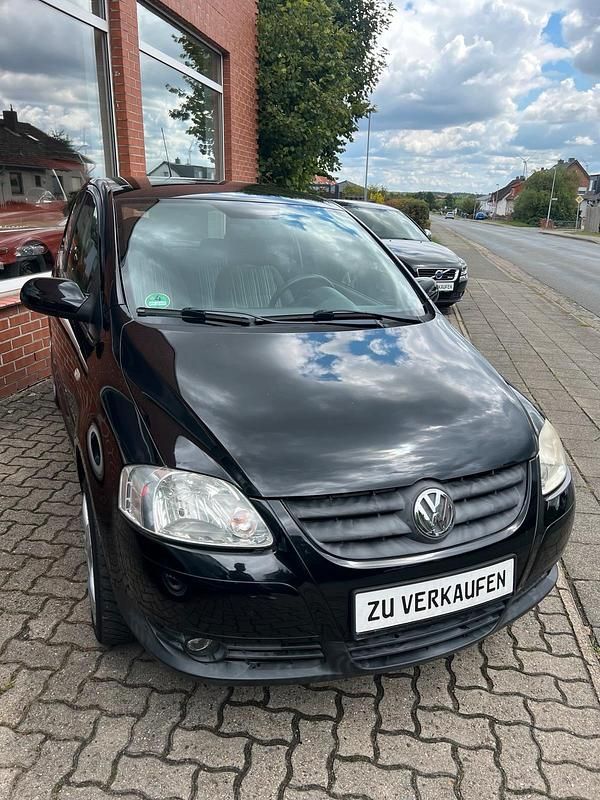 Schwarz Gebraucht 2012 VW Fox Kleinwagen | 3.400 € - Bild 1/4