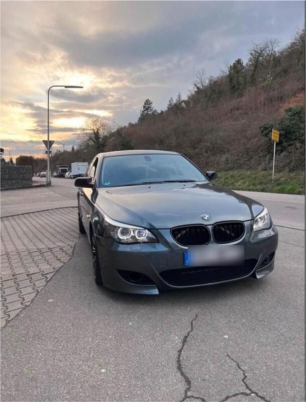 Grau Gebraucht 2004 BMW 520 Sport Line Limousine | 3.000 € (Superpreis) - Bild 1/4