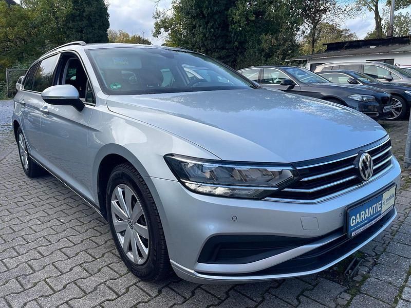 Gebraucht VW Passat 150 PS (110 kW) 2020 Silber Kombi