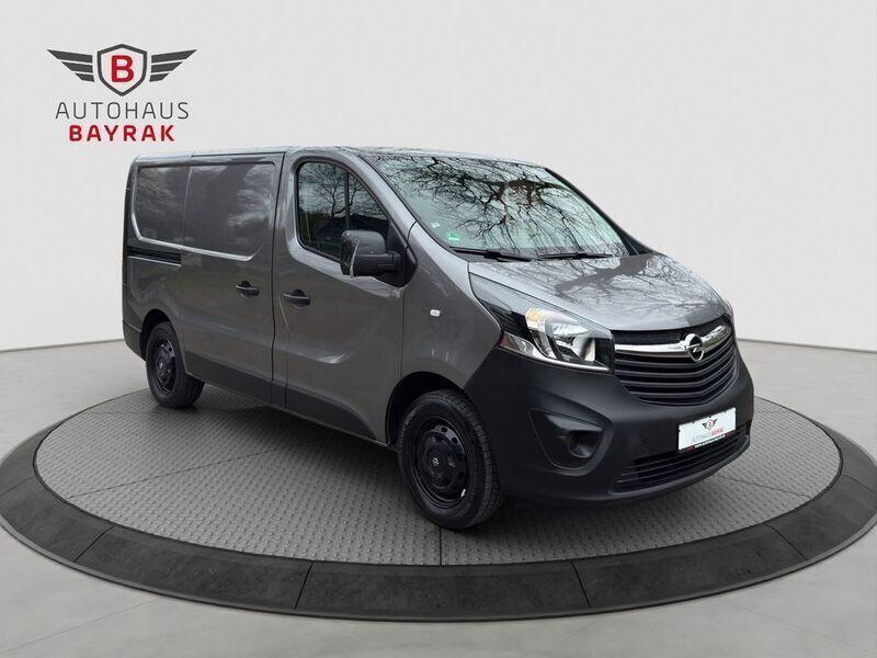 Grau Gebraucht 2019 Opel Vivaro Van / Kleinbus | 10.490 € (Etwas zu teuer) - Bild 1/4