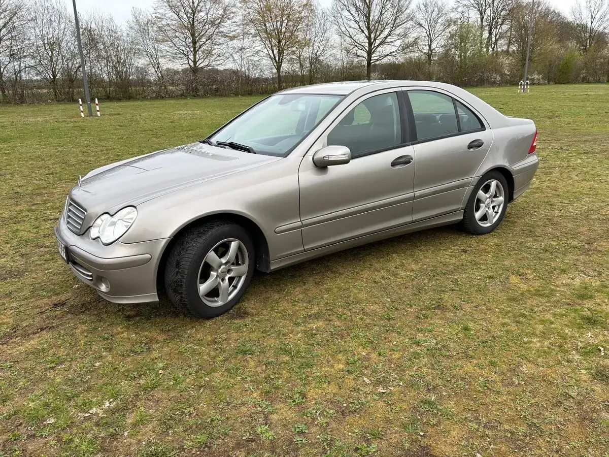 Gebraucht Mercedes C220 150 PS (110 kW) 2006 Grau Limousine
