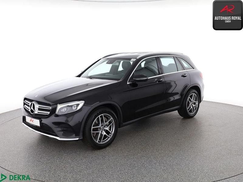 Schwarz (metallic) Gebraucht 2017 Mercedes GLC250 AMG SUV | 24.630 € (Superpreis) - Bild 1/4