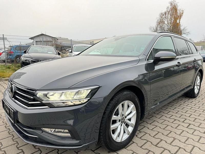Grau Gebraucht 2020 VW Passat Business Limousine | 14.790 € (Superpreis) - Bild 1/4