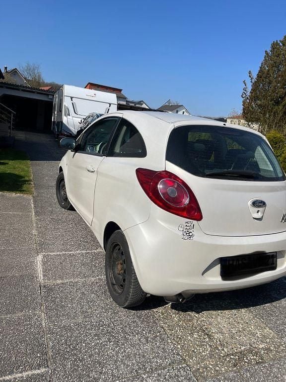 Gebraucht Ford Ka Titanium 69 PS (50 kW) 2009 Weiß Kleinwagen