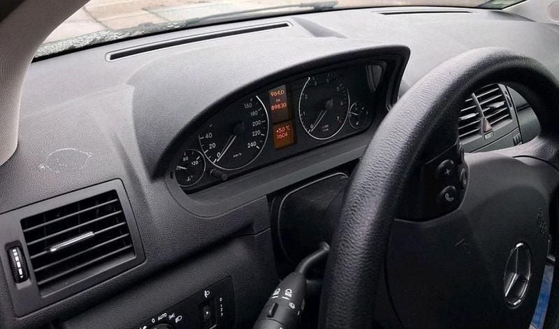 Gebraucht Mercedes A150 95 PS (69 kW) 2008 Silber Van / Kleinbus