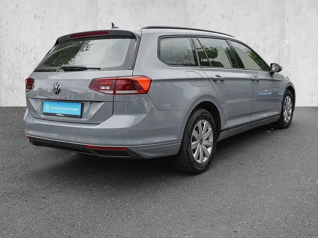 Gebraucht VW Passat Conceptline 150 PS (110 kW) 2023 Mondsteingrau Kombi