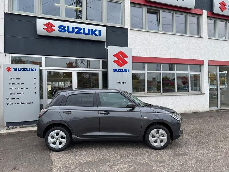 Neu Suzuki Swift Comfort 83 PS (61 kW) 2025 Grau Kleinwagen