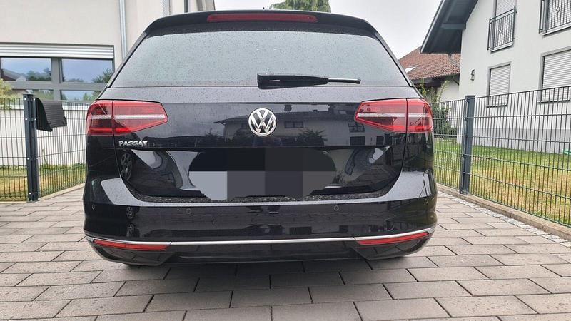 Gebraucht VW Passat Highline 150 PS (110 kW) 2018 Schwarz Kombi
