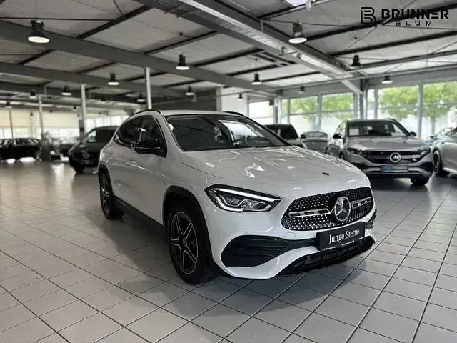 Gebraucht Mercedes GLA250 AMG 224 PS (164 kW) 2023 Digitalweiß SUV