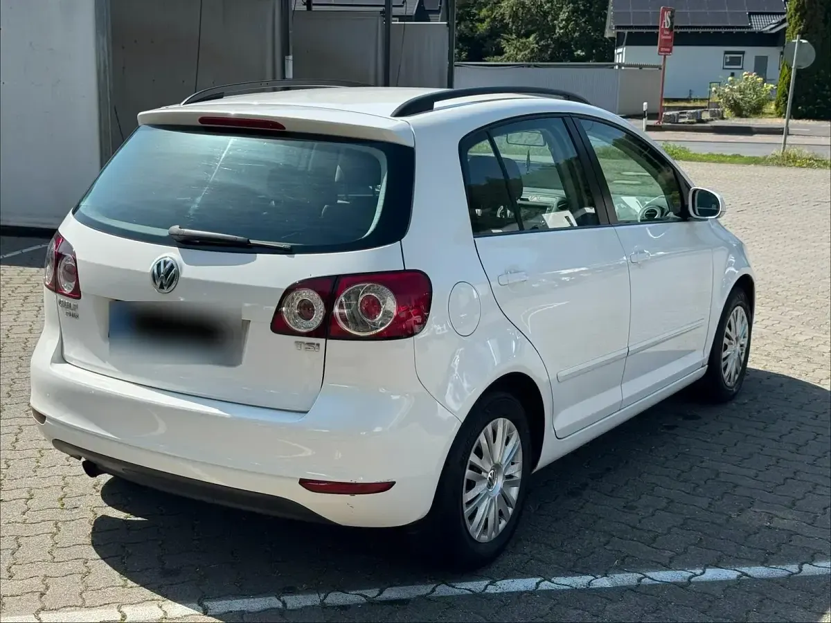 Gebraucht VW Golf VI 105 PS (77 kW) 2010 Weiß Kleinwagen