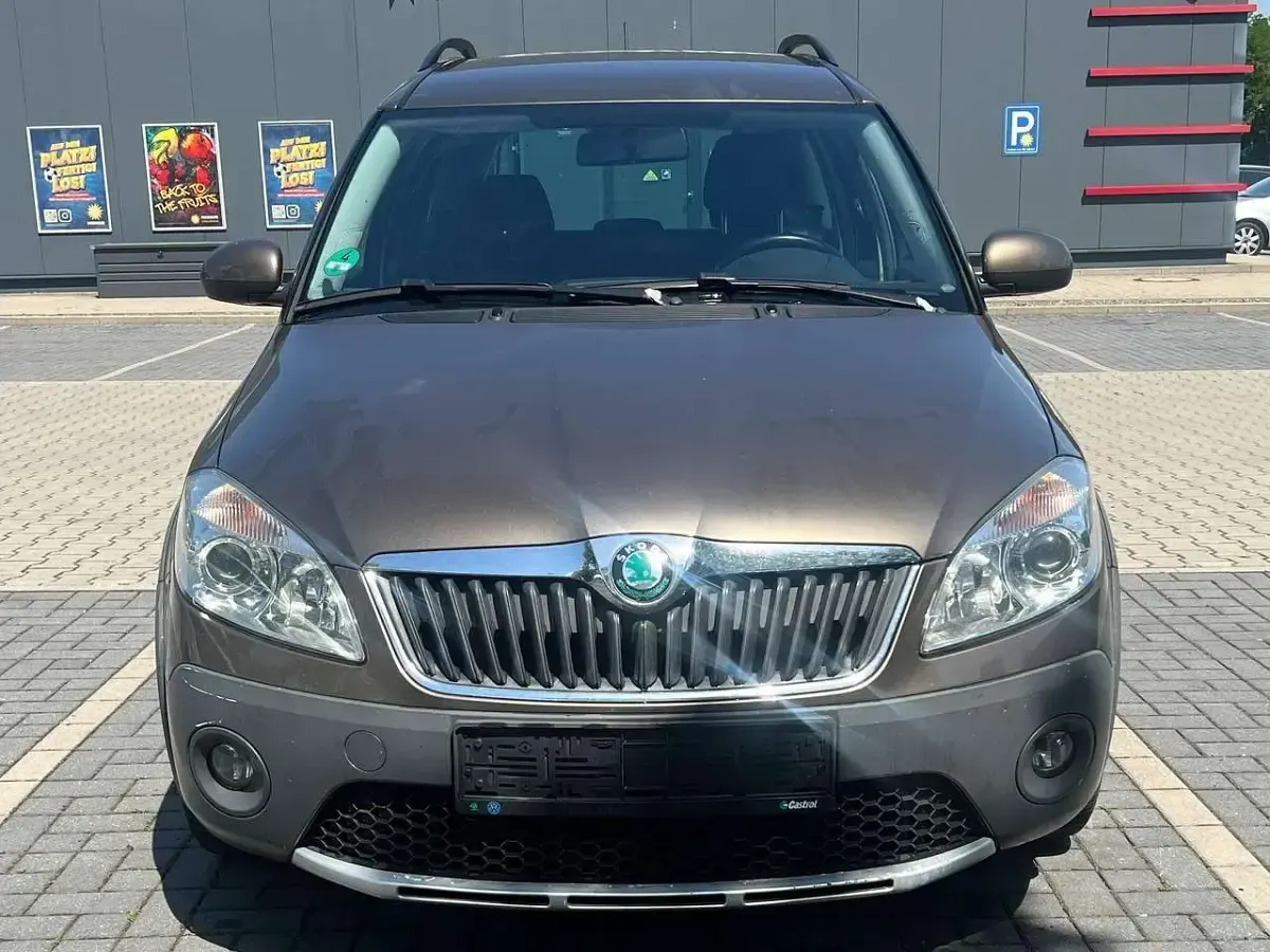 Gebraucht Skoda Roomster 86 PS (63 kW) 2012 Bronze Van / Kleinbus